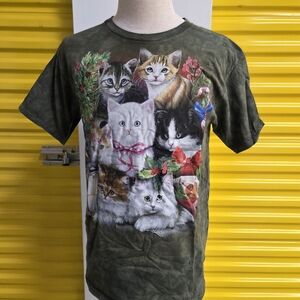Cat-Themed Christmas Graphic T-Shirt